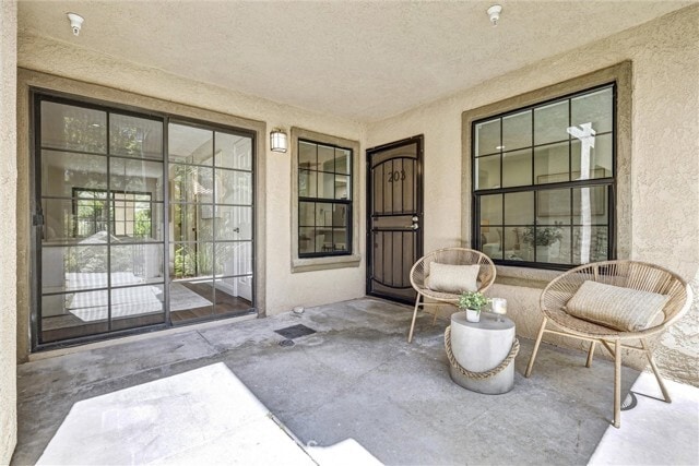 Building Photo - 1042 Calle Del Cerro