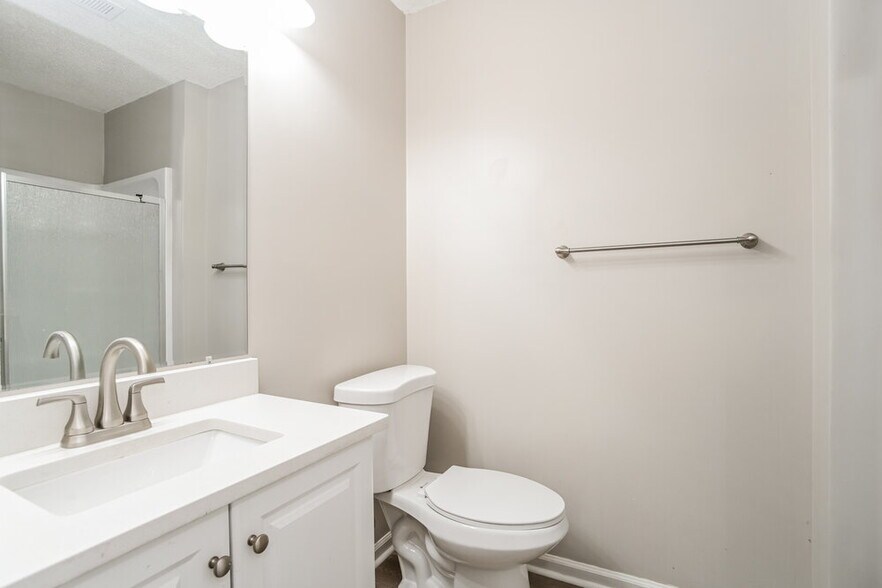 Building Photo - 910 Milkfarm Ct