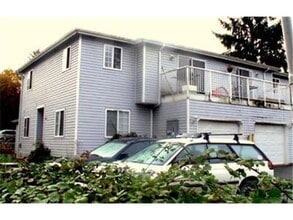 Building Photo - 3 Bedroom, 2 Bath in York Neighborhood!
