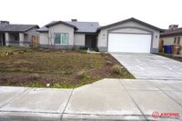 Building Photo - Beautiful Home Located in the Southeast!