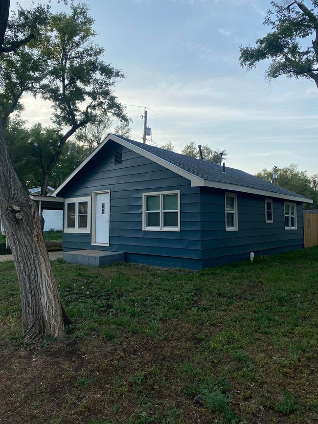 Building Photo - 1210 W Towanda Ave