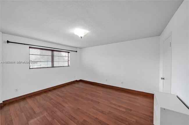 Building Photo - 650 Coral Wy