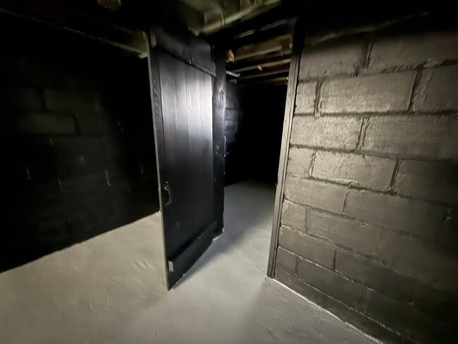 Building Photo - 95 Ellenwood Ave