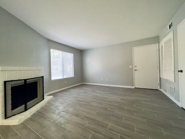 Building Photo - 1025 N Tippecanoe Ave