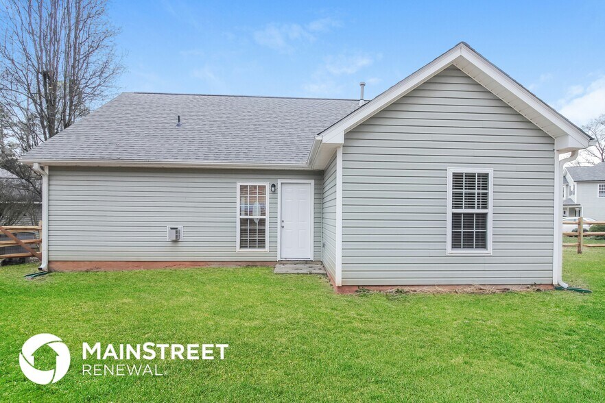 Building Photo - 8304 Highlander Ct