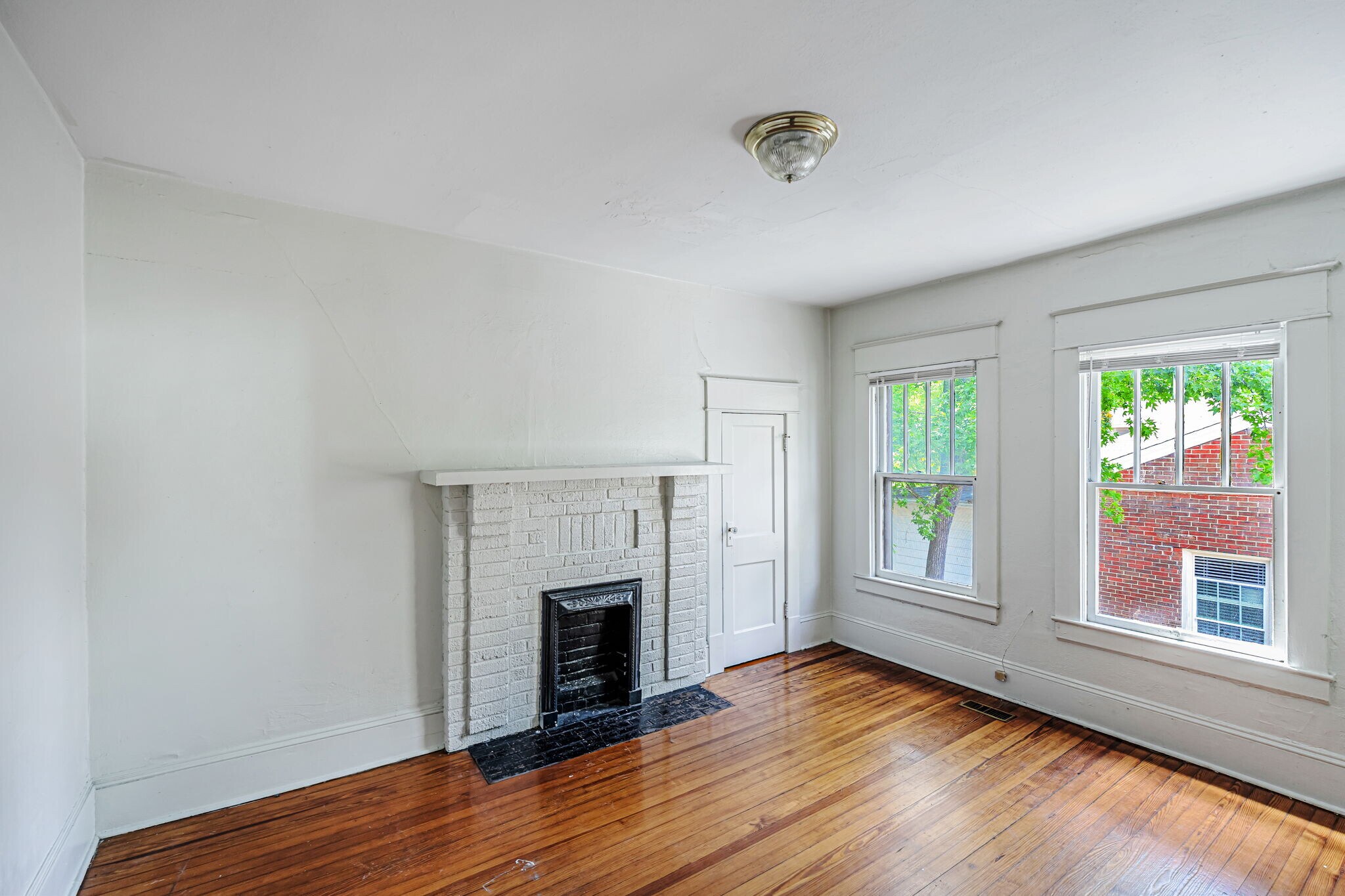 Building Photo - 1112 N Duke St