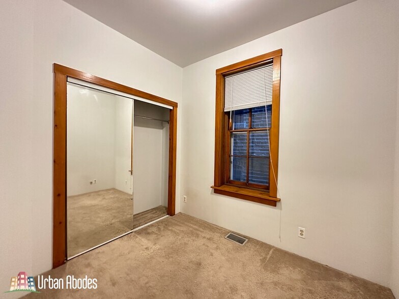 Building Photo - 1435 N Bosworth Ave