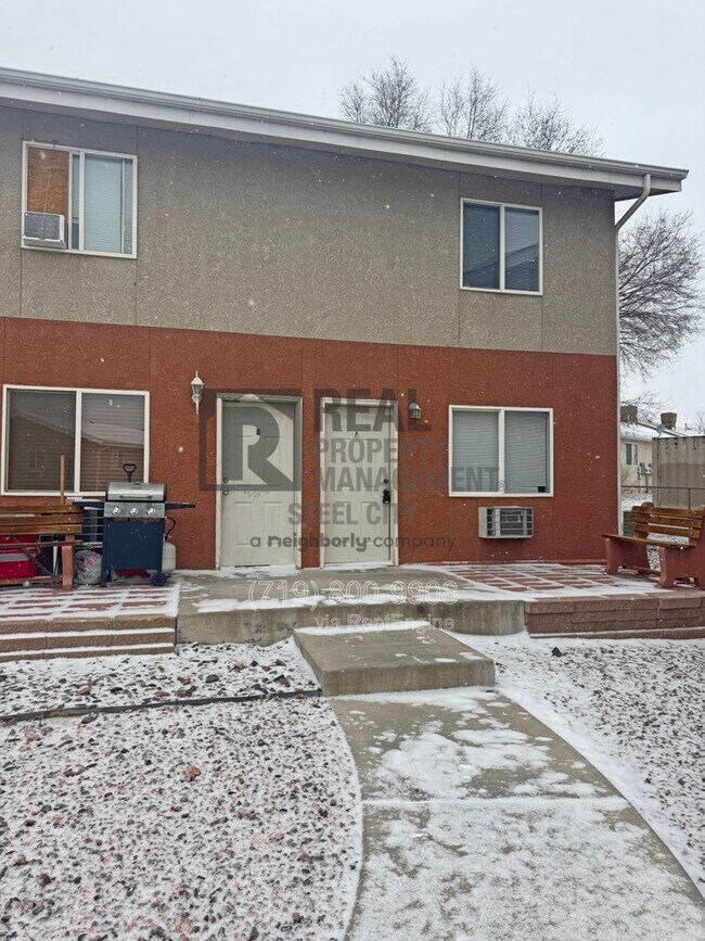 Building Photo - 1719 Oakshire Ln