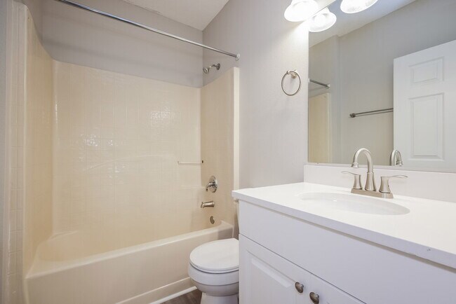 Building Photo - 829 Albi Ct