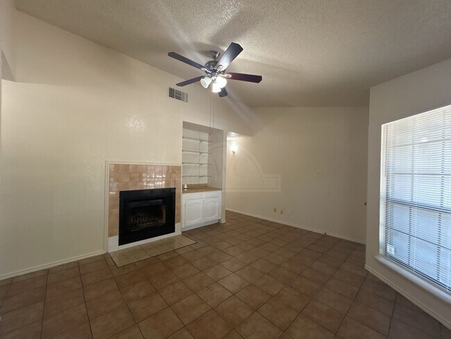 Building Photo - 3806 London Ln