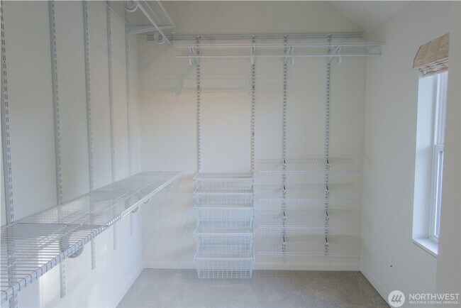 Building Photo - 2bd/1ba Seattle Home