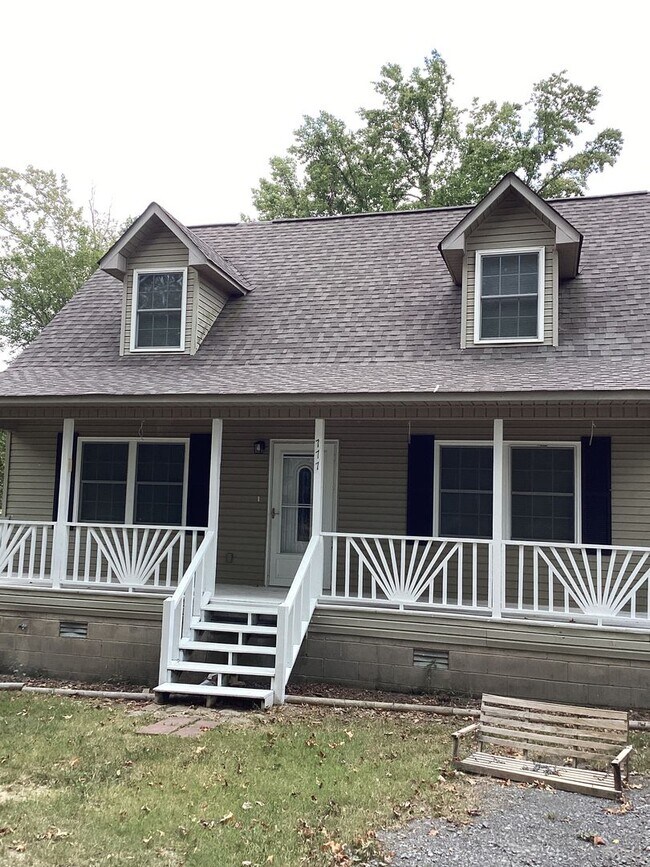 Building Photo - 4 Bedroom, 3 Bath home in the country.