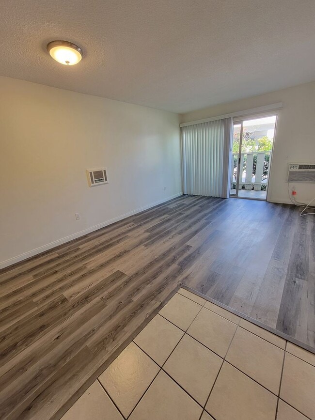 Building Photo - Clean and Quiet 1 Bedroom/1 Bath  in SENIOR COMPLEX Section 8 Accepted