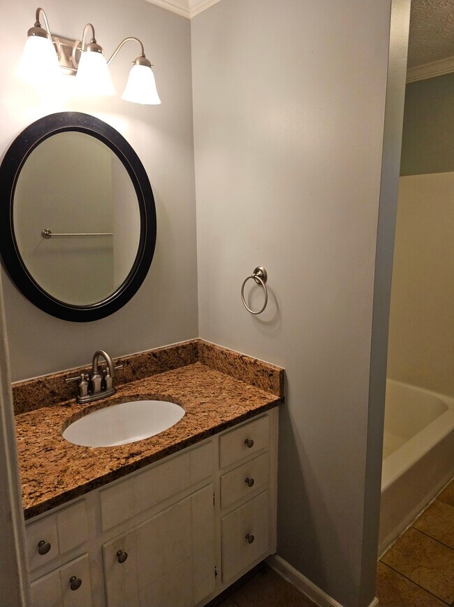 Building Photo - 270 Huckleberry Ln