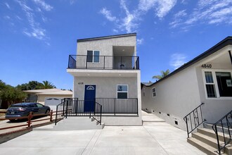 Building Photo - 4BD/2BA  with Large Upstairs Balcony!