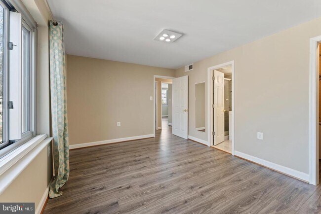 Building Photo - 4410 Briarwood Ct N