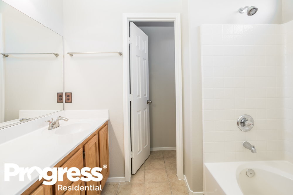 Building Photo - 9008 Crooked Shell Ave