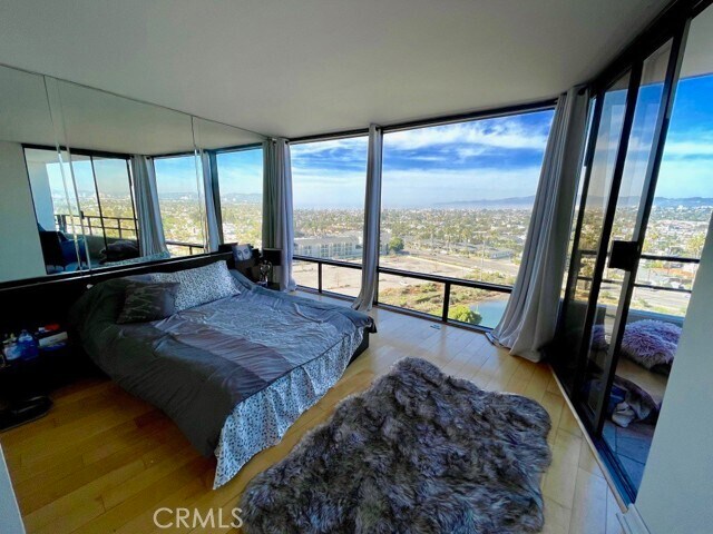 Building Photo - 4265 Marina City Dr
