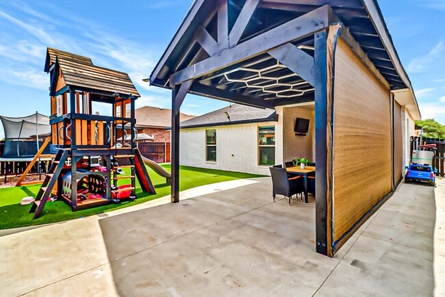 Building Photo - 1339 Masquerade Blvd