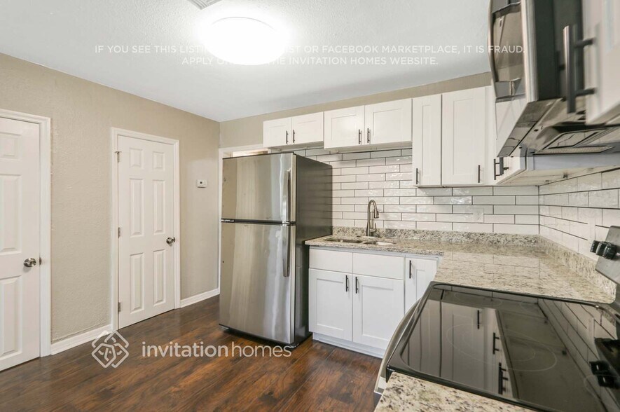 Building Photo - 741 37th Ave S