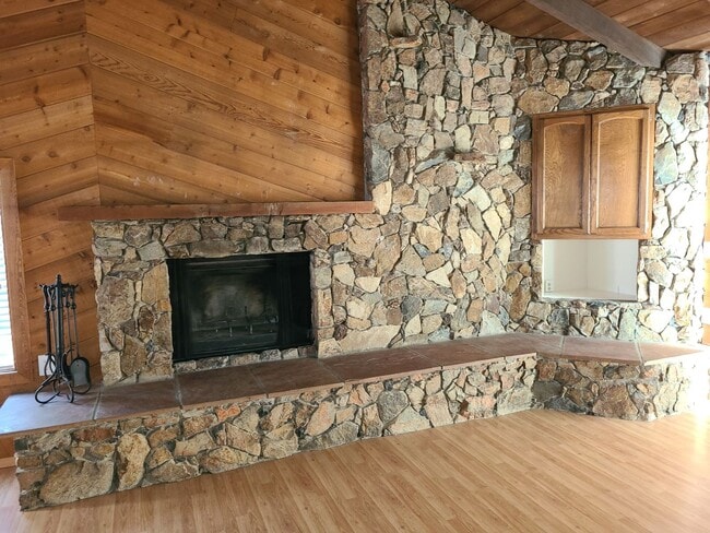 Building Photo - 851 Taft Ave