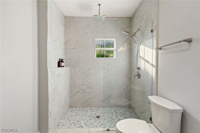 Building Photo - 317 3rd Ave