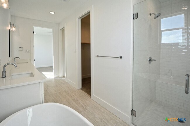 Building Photo - 421 Constance Dr