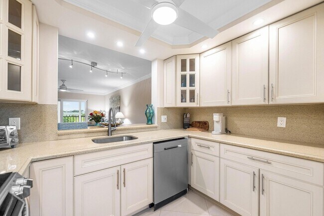 Building Photo - 7286 Huntington Ln