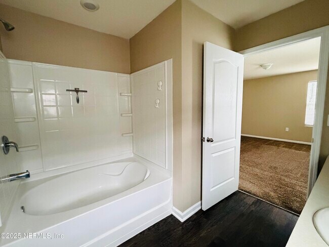 Building Photo - 3583 Sunfish Dr