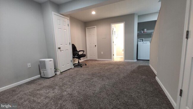 Building Photo - 3 Jack Pine Pl