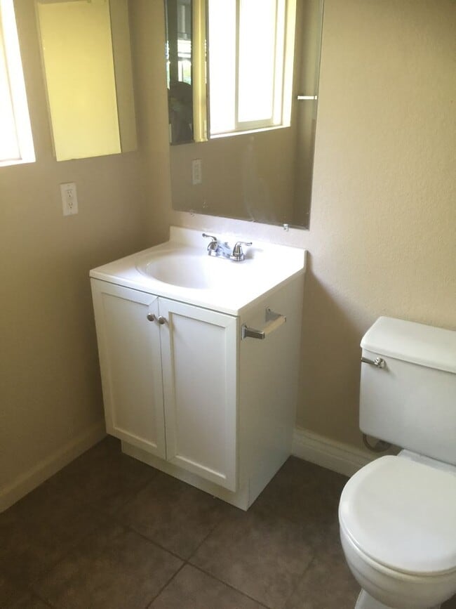 Building Photo - 4925 Indian Oaks Ct