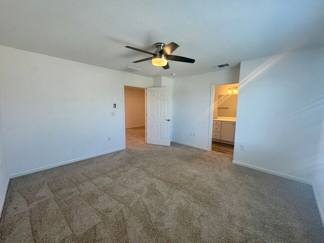 Building Photo - 401 Autumn Breeze Cir