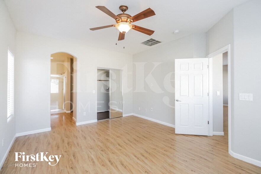 Building Photo - 2762 E Morenci Rd