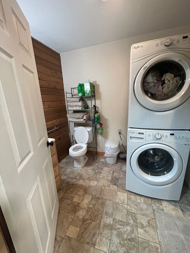 Building Photo - 505 Camas Creek Loop