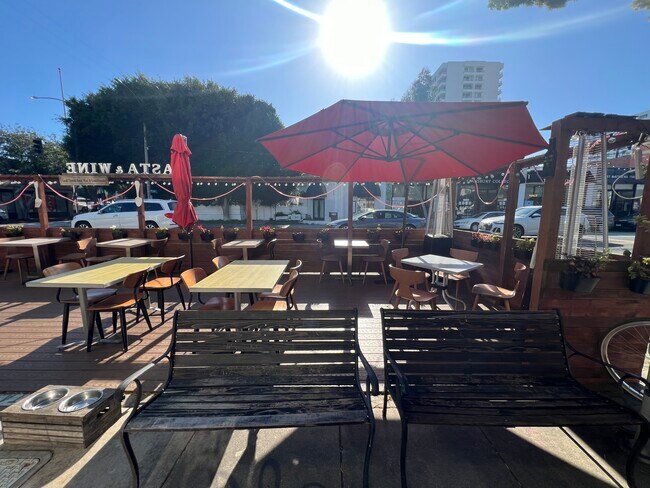 Building Photo - 2721 2nd St