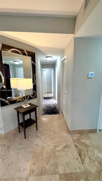 Building Photo - 3505 S Ocean Dr