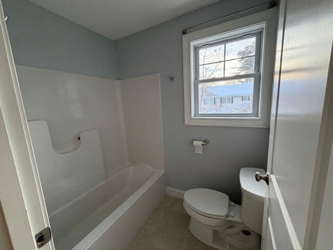 Building Photo - 75 Deerwood Dr