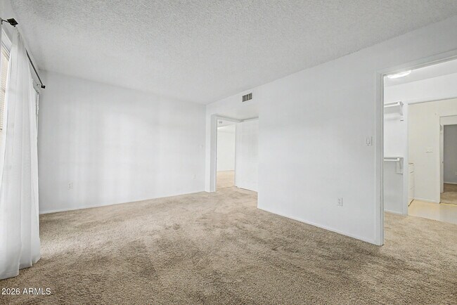 Building Photo - 709 S Power Rd
