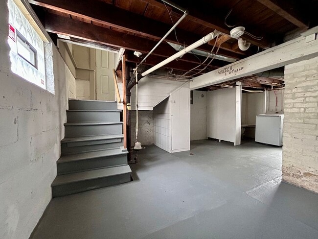 Building Photo - Two Bedroom Home in Muskegon