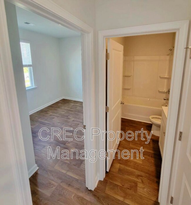 Building Photo - 817 Lilyford Ln