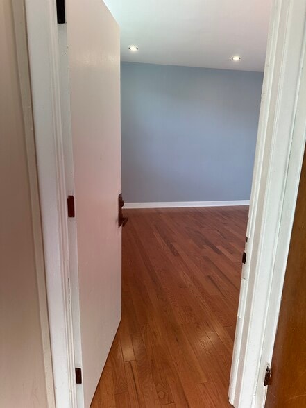 Repeat - 153 Burmont Rd