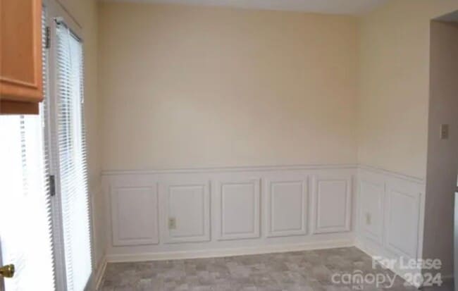 Building Photo - Private 2BD/1.5BA Townhouse in Prime NW Hi...
