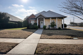 Building Photo - 5400 Flo Dr