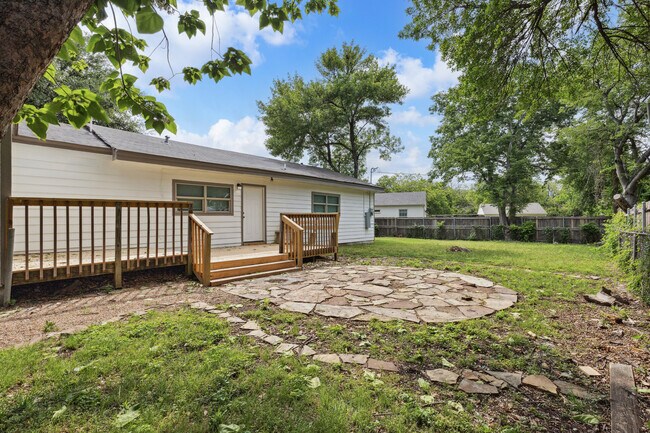 Building Photo - 4016 Winfield Ave