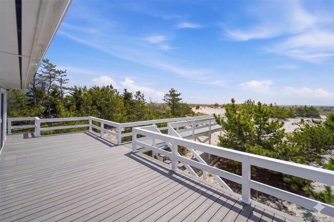 Building Photo - 355 Dune Rd