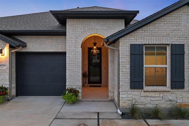 Building Photo - 16720 Horondelle Dr