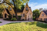 Building Photo - 407 E 32nd St