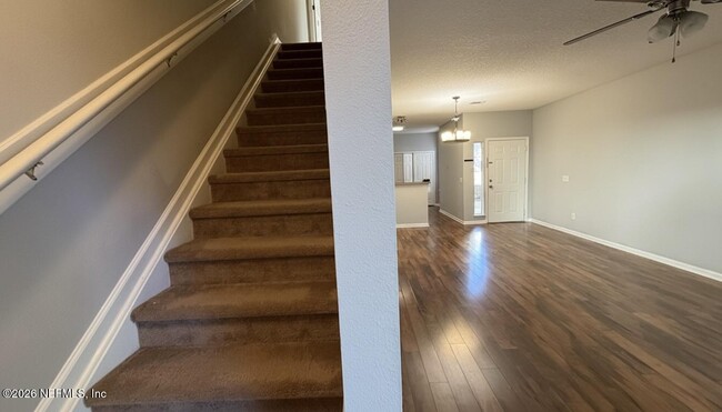 Building Photo - 771 Scrub Jay Dr