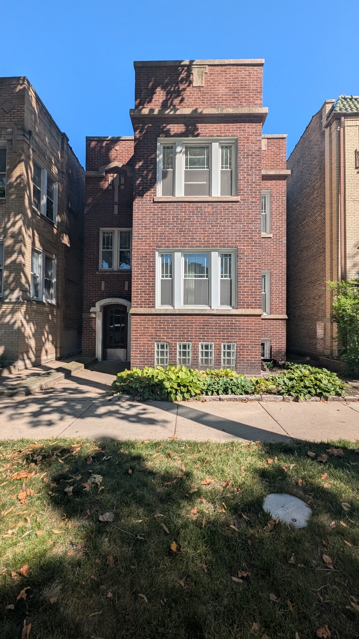 Building Photo - 5707 N Campbell Ave