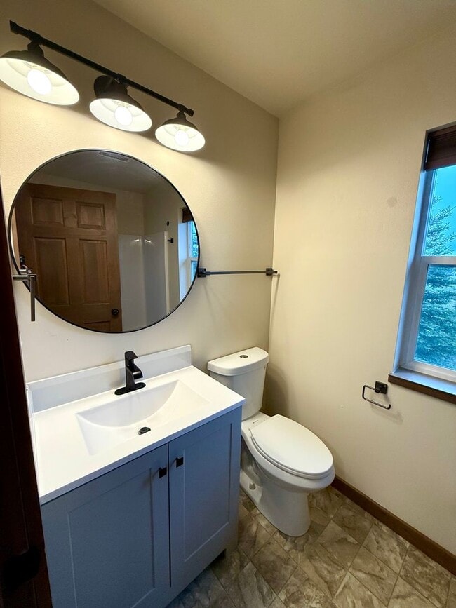 Building Photo - LIKE NEW K-BEACH HOME!